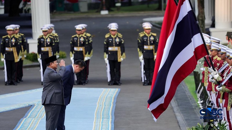 Upacara penyambutan kenegaraan kunjungan Perdana Menteri Thailand Anutin Charnvirakul digelar di Istana Merdeka, Jakarta Pusat, Senin (3/8/2026). (REUTERS/Willy Kurniawan)