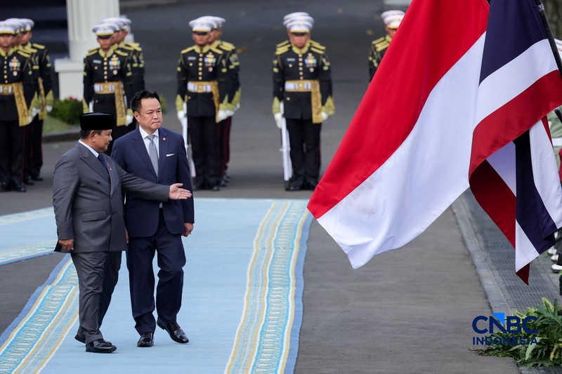 Upacara penyambutan kenegaraan kunjungan Perdana Menteri Thailand Anutin Charnvirakul digelar di Istana Merdeka, Jakarta Pusat, Senin (3/8/2026). (REUTERS/Willy Kurniawan)