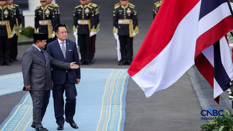 Upacara penyambutan kenegaraan kunjungan Perdana Menteri Thailand Anutin Charnvirakul digelar di Istana Merdeka, Jakarta Pusat, Senin (3/8/2026). (REUTERS/Willy Kurniawan)