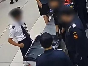 Video Pilot Malaysia Airlines saat Kopernya Diperiksa dan Ditemukan Narkoba
