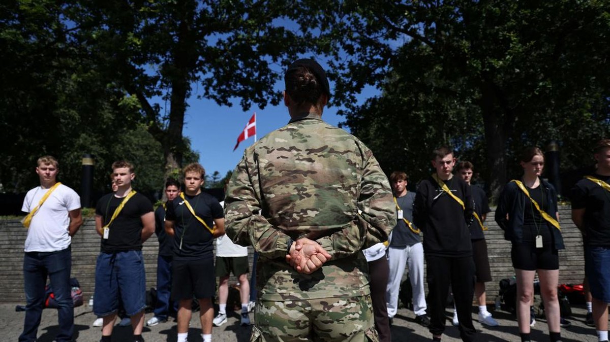 Potret Tentara Mulai Bergerak ke Pulau Raksasa Idaman Trump, Perang?