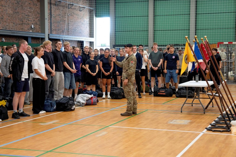Angkatan Bersenjata Denmark menyatakan sekitar 1.600 pemuda mulai menjalani masa wajib militer yang diperpanjang menjadi 11 bulan, dari sebelumnya hanya empat bulan. (REUTERS/Tom Little)