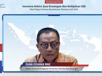 Kepala Eksekutif Pengawas Perbankan sekaligus Anggota Dewan Komisioner Otoritas Jasa Keuangan, Dian Ediana Rae saat Konferensi Pers Asesmen Sektor Jasa Keuangan dan Kebijakan OJK Hasil RDKB Bulan Juli 2026. (Tangkapan layar Youtube OJK)