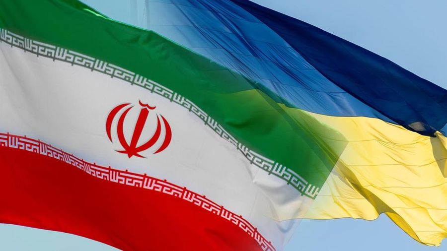 Kolase Bendera Iran dan Ukraina. (Dok. Pexels)