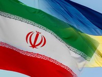 Kolase Bendera Iran dan Ukraina. (Dok. Pexels)