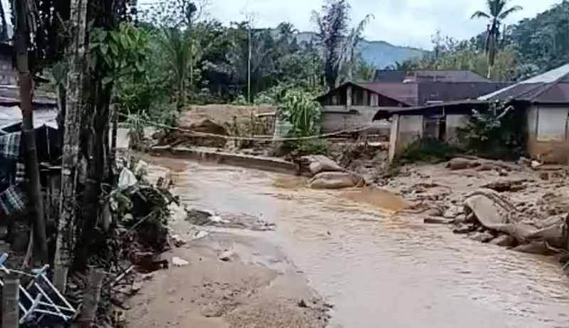 Kondisi banjir yang merendam permukiman warga di Kabupaten Tapanuli Tengah, Sumatera Utara, Senin (3/8/2026). (Dok. BPBD Kabupaten Tapanuli Tengah)