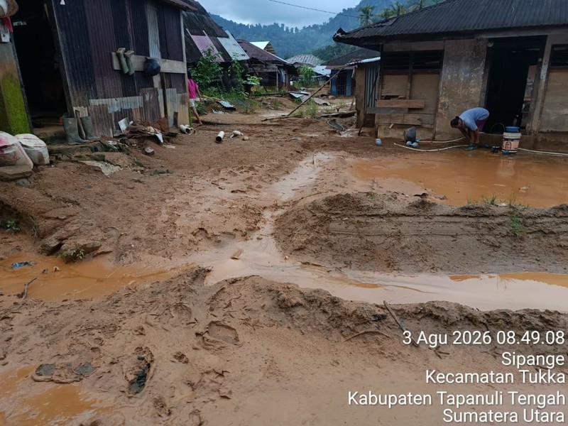 Kondisi banjir yang merendam permukiman warga di Kabupaten Tapanuli Tengah, Sumatera Utara, Senin (3/8/2026). (Dok. BPBD Kabupaten Tapanuli Tengah)