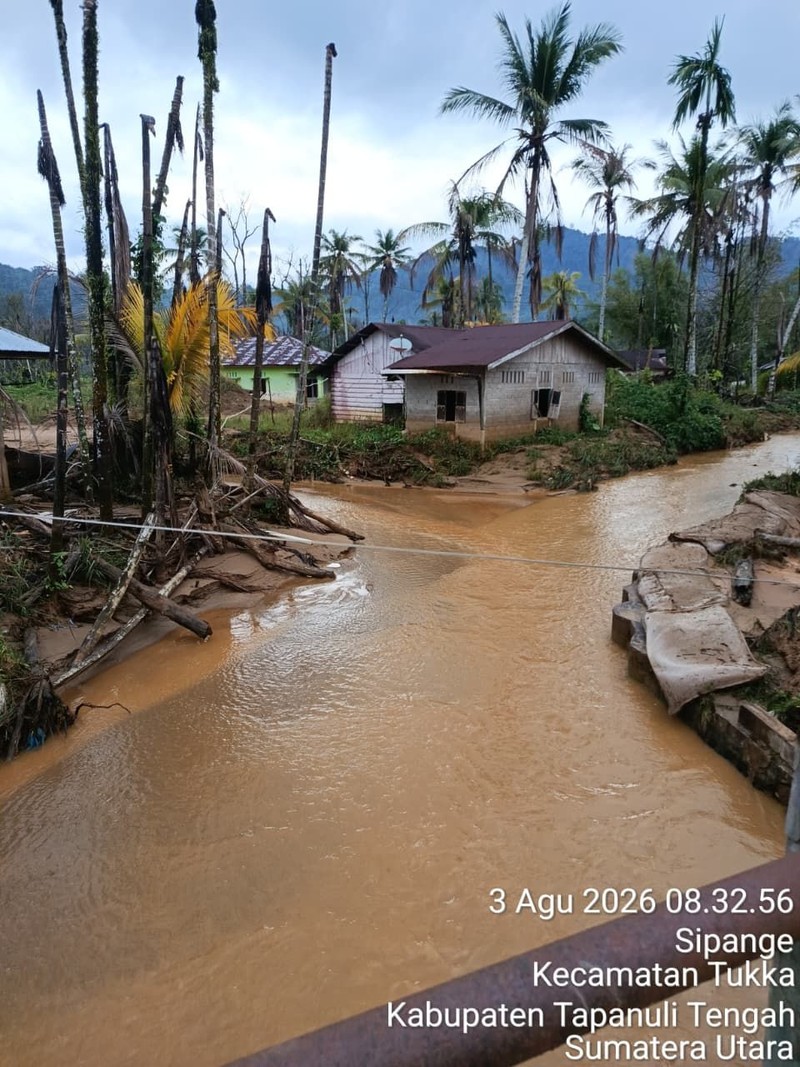 Kondisi banjir yang merendam permukiman warga di Kabupaten Tapanuli Tengah, Sumatera Utara, Senin (3/8/2026). (Dok. BPBD Kabupaten Tapanuli Tengah)