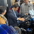 Menteri Keuangan (Menkeu), Purbaya Yudhi Sadewa menjajal menaiki sepeda motor Harley Davidson yang dipamerkan dalam GAIKINDO Indonesia International Auto Show (GIIAS) 2026 di ICE BSD, Tangerang, Selassa (4/8/2026). (CNBC Indonesia/Ferry Sandi)