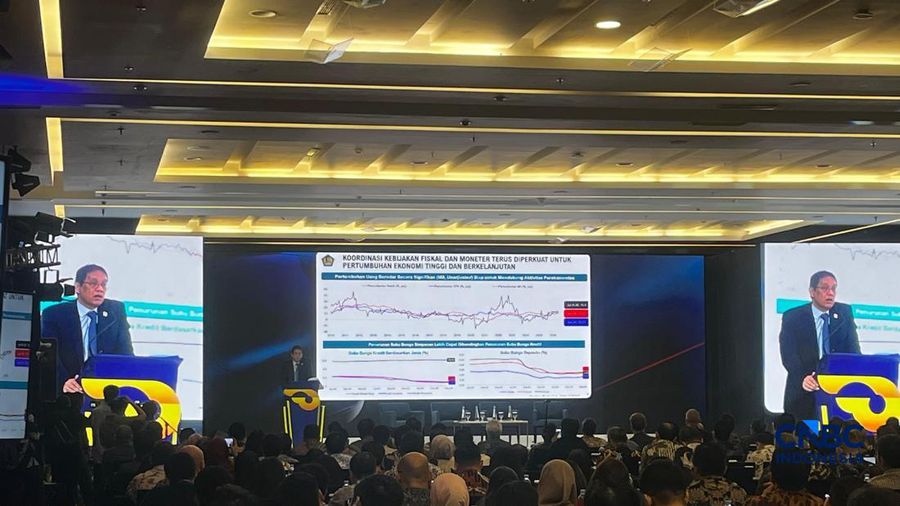 Menteri Keuangan (Menkeu), Purbaya Yudhi Sadewa saat menyampaikan pemaparan dalam gelaran GAIKINDO Indonesia International Auto Show (GIIAS) 2026 di ICE BSD, Tangerang, Selasa (4/8/2026). (CNBC Indonesia/Ferry Sandi)