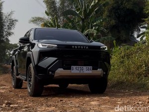 Jajal Toyota Hilux Terbaru di Habitat Aslinya