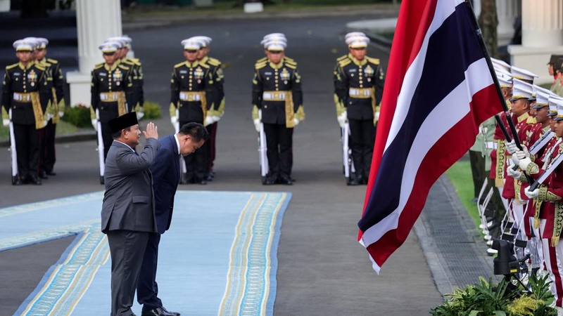 Upacara penyambutan kenegaraan kunjungan Perdana Menteri Thailand Anutin Charnvirakul digelar di Istana Merdeka, Jakarta Pusat, Senin (3/8/2026). (REUTERS/Willy Kurniawan)