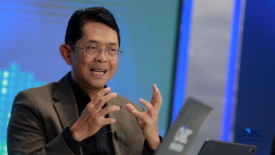Direktur Utama Bank Jatim, Winardi Legowo saat menyampaikan pemaparan dalam acara Regional Bank Summit 2026 di Jakarta, Rabu (5/8/2026). (CNBC Indonesia/Muhammad Sabki)