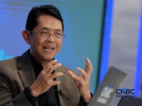 Direktur Utama Bank Jatim, Winardi Legowo saat menyampaikan pemaparan dalam acara Regional Bank Summit 2026 di Jakarta, Rabu (5/8/2026). (CNBC Indonesia/Muhammad Sabki)