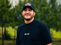 Influencer Meksiko Cesar Gastelum tewas ditembak saat siaran langsung. (Instagram/cesarselectivo)