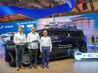 Toyota mengenalkan Hybrid dengan cara pengenalan kepada calon pelanggan yang masih ragu menggunakan kendaraan elektrifikasi. di GIIAS 2026. (Dok. PT Toyota-Astra Motor)