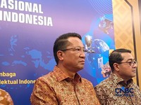Menteri Hukum Supratman Andi Agtas saat konferensi pers di Jakarta, Rabu (5/8/2026). (CNBC Indonesia/Martyasari Rizky)