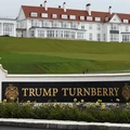 Pemandangan eksterior hotel di Golf Resort Trump Turnberry milik Donald Trump di Skotlandia, Inggris, 13 Juni 2016. (Reuters/Tom Birgin)