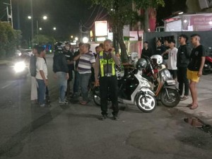 Video: Bentrokan Diduga Suporter Pecah Seusai Laga Persebaya Vs Arema