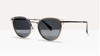Nggak Perlu Beli Dua Kacamata, Satu Frame Ini Bisa Jadi Sunglasses dan Kacamata Minus 