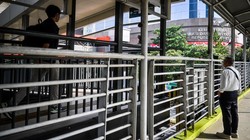 1 JPO Dekat tapi Tak Tersambung di Rasuna Dibongkar, Target Selesai 3 Pekan
