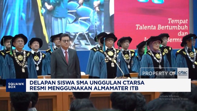 Video: 8 Siswa SMA Unggulan CTArsa Resmi Menggunakan Almamater ITB