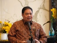 Menteri Koordinator Bidang Perekonomian Airlangga Hartarto pada Konferensi Pers di Jakarta, Rabu (5/8/2026).