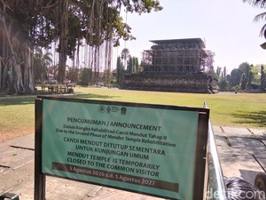 Candi Mendut Magelang Ditutup Setahun