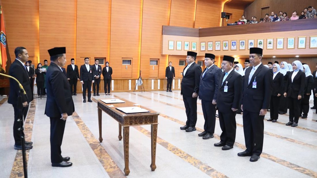 Lantik Pejabat, Mendagri Minta ASN Tingkatkan Kinerja