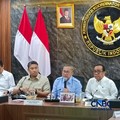 Konferensi pers terkait program MBG usai Rapat Koordinasi Terbatas di Kantor Kemenko Bidang Pangan, Jakarta, Kamis (6/8/2026). (CNBC Indonesia/Martyasari Rizky)
