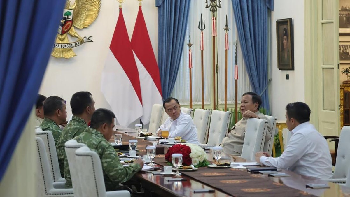 Prabowo Bertemu Menhan Sjafrie Hingga KSAD Maruli di Istana, Bahas Ini