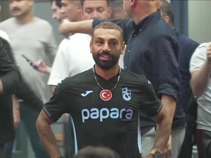 Video: Senyum Mo Salah saat Disambut Suporter Trabzonspor