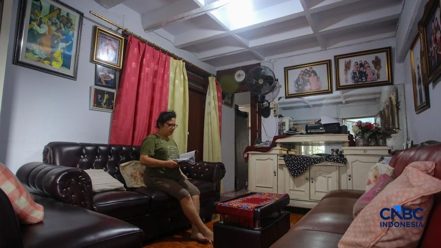 Suasana aktivitas warga di kawasan Rumah Susun (Rusun) Klender, Jakarta, Kamis (6/8/2026). Pemerintah Provinsi DKI Jakarta berencana akan merevitalisasi Rusun Klender sebagai bagian dari upaya menyediakan hunian yang lebih layak. (CNBC Indonesia/Fais