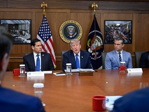 Trump Ribut dengan Menhan AS, Merasa Disesatkan Soal Pasokan Amunisi