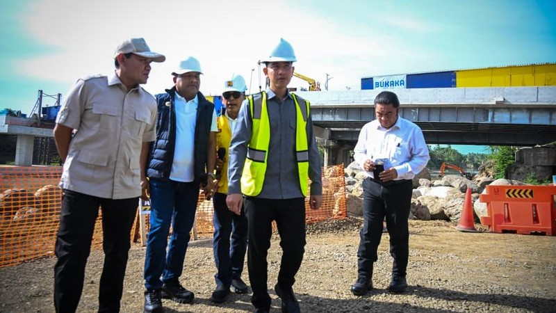 Wakil Presiden Gibran Rakabuming meninjau pembangunan infrastruktur di Aceh. (Istimewa)