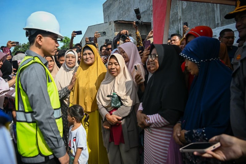 Wakil Presiden Gibran Rakabuming meninjau pembangunan infrastruktur di Aceh. (Istimewa)