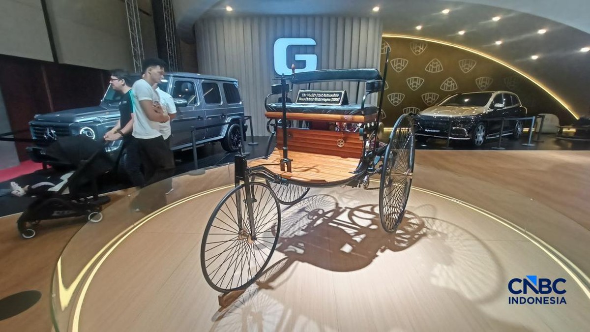 Tiba-Tiba Muncul Mobil Tahun 1885 di BSD, Begini Bentuknya