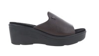 Sandal Wedges Kulit Asli Bikin Kaki Nggak Pegal, Ini Rahasianya