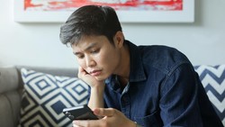 Terus Terpapar Berita Buruk, Begini Cara Mengatasi Cemas Menurut Psikolog