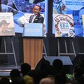 Menteri ESDM Bahlil Lahadalia menyampaikan sambutan pada peluncuran 10 buku karya nyata untuk negeri setengah abad Bahlil Lahadalia di Jakarta, Jumat (7/8/2026). Sepuluh buku tersebut mendokumentasikan pemikiran, pengalaman, dan perjalanan Bahlil Lah