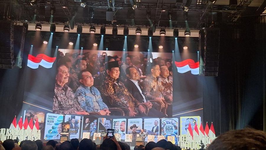 Prabowo Subianto hadir dalam peluncuran buku Bahlil Lahadalia di Jakarta, Jumat (7/8/2026). (CNBC Indonesia/Verda Nano)