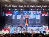 Presiden Prabowo Subianto memberikan sambutan pada acara Peluncuran dan Beda Buku Bahlil Lahadalia di Djakarta Theatre, Jakarta, Jumat (7/8/2026). (CNBC Indonesia/Verda Nano)