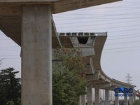 Suasana pengerjaan area proyek pembangunan Jalan Tol Harbour Road II (HBR II) di kawasan Tanjung Priok, Jakarta, Jumat (7/8/2026). (CNBC Indonesia/Faisal Rahman)