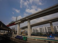 Suasana pengerjaan area proyek pembangunan Jalan Tol Harbour Road II (HBR II) di kawasan Tanjung Priok, Jakarta, Jumat (7/8/2026). (CNBC Indonesia/Faisal Rahman)