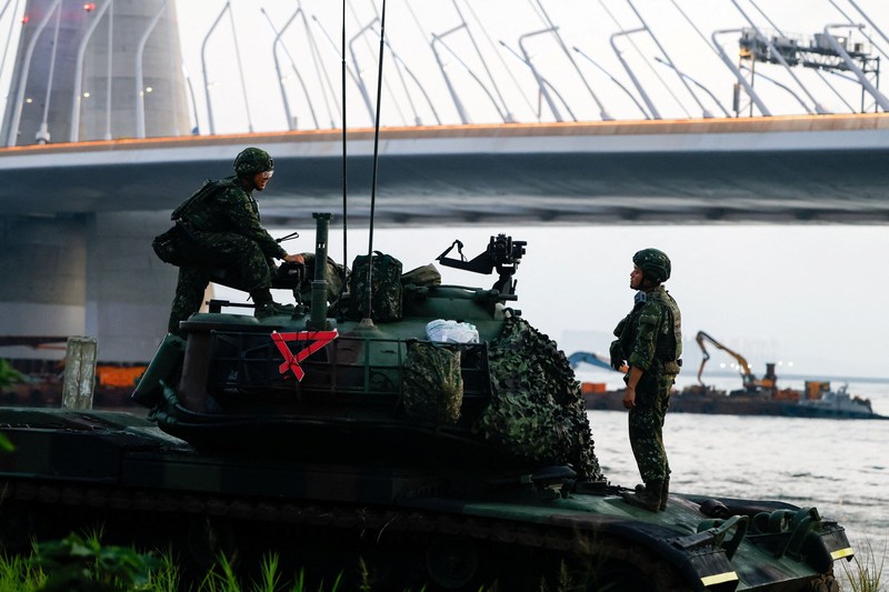 Taiwan mulai melaksanakan latihan militer tahunan terbesar bertajuk Han Kuang, Jumat (7/8/2026). Latihan ini bagian dari upaya meningkatkan kesiapsiagaan menghadapi potensi invasi China. (REUTERS/Tsai Hsin-Han)