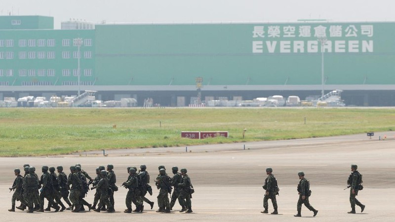 Taiwan mulai melaksanakan latihan militer tahunan terbesar bertajuk Han Kuang, Jumat (7/8/2026). Latihan ini bagian dari upaya meningkatkan kesiapsiagaan menghadapi potensi invasi China. (REUTERS/Tsai Hsin-Han)