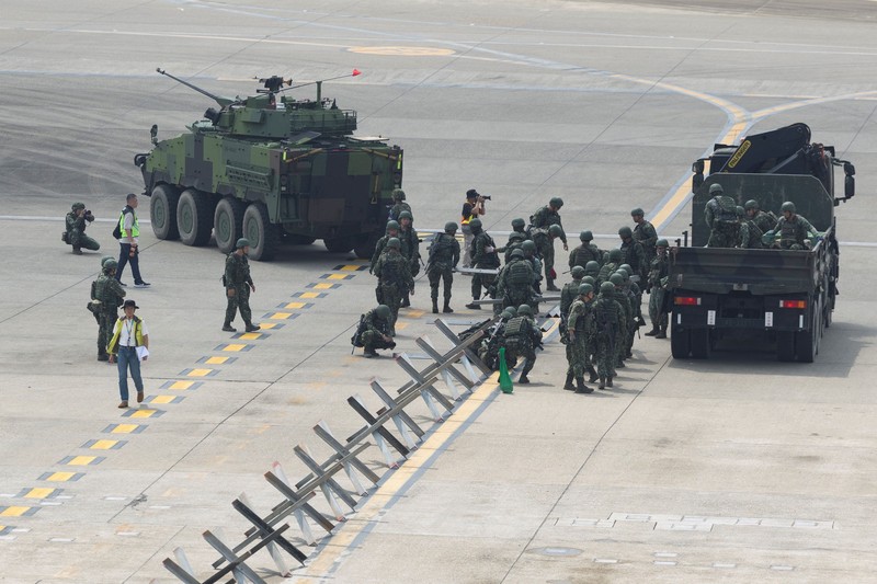 Taiwan mulai melaksanakan latihan militer tahunan terbesar bertajuk Han Kuang, Jumat (7/8/2026). Latihan ini bagian dari upaya meningkatkan kesiapsiagaan menghadapi potensi invasi China. (REUTERS/Tsai Hsin-Han)