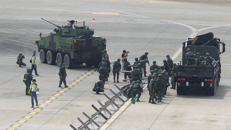 Taiwan mulai melaksanakan latihan militer tahunan terbesar bertajuk Han Kuang, Jumat (7/8/2026). Latihan ini bagian dari upaya meningkatkan kesiapsiagaan menghadapi potensi invasi China. (REUTERS/Tsai Hsin-Han)