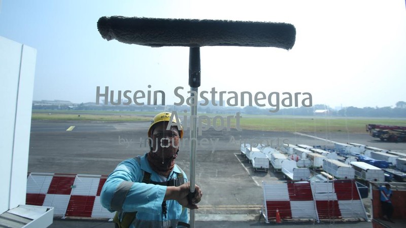 PT Angkasa Pura Indonesia (Persero) atau InJourney Airports telah mendapat persetujuan dari Kementerian Perhubungan RI (Kemenhub) untuk melayani penerbangan pesawat jet berbadan sedang (narrow body) di Bandara Husein Sastranegara Bandung mulai 14 Agustus 2026.