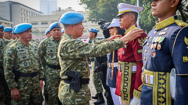 Komandan Pasukan Pengamanan Presiden (Danpaspampres) Mayjen TNI Dr. Edwin Adrian Sumantha memimpin Apel Gelar Kesiapan Pasukan Satuan Tugas Pengamanan (Satgaspam) VVIP di Lapangan Hitam Mako Paspampres, Senin (10/8/2026).